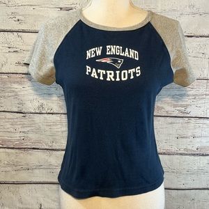 New England Patriots Cropped T-Shirt Blue/Gray-Large